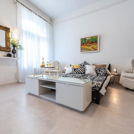 Vintage Elegance Mostcentralapt !Vaci Street! Budapest Luaran gambar