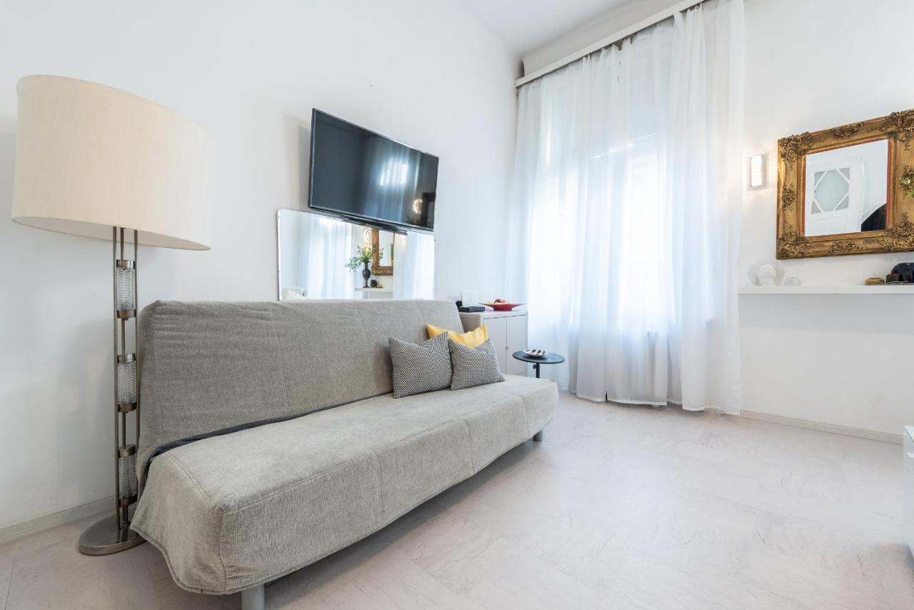 Vintage Elegance Mostcentralapt !Vaci Street! Budapest Luaran gambar