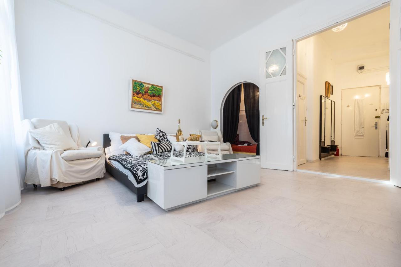 Vintage Elegance Mostcentralapt !Vaci Street! Budapest Luaran gambar